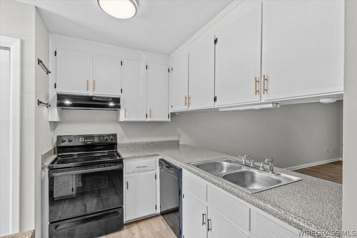 Property Photo: 129 Brian Court AL 36322