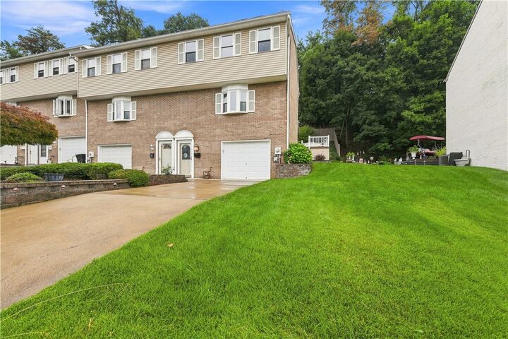 Property Photo: 331 Clavale Dr PA 15137