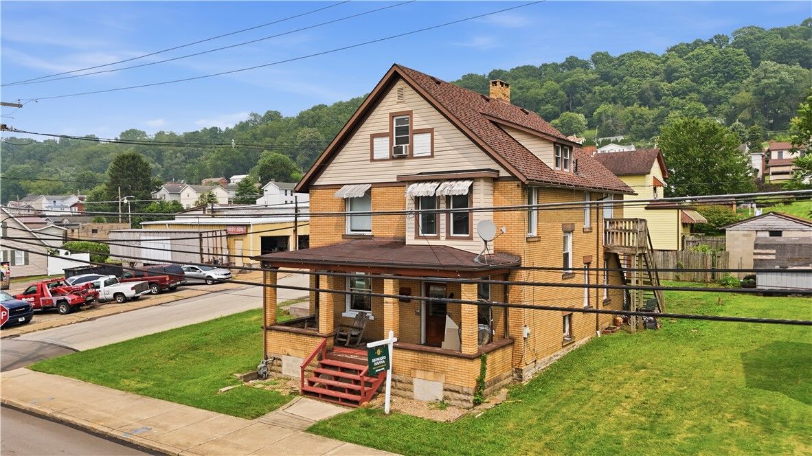 Property Photo:  236 N Water St  PA 15089 
