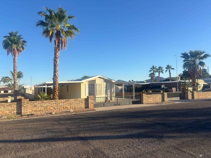 Property Photo: 13448 E 49 St AZ 85367
