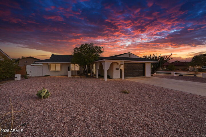 Property Photo: 1703 E Laguna Drive AZ 85282