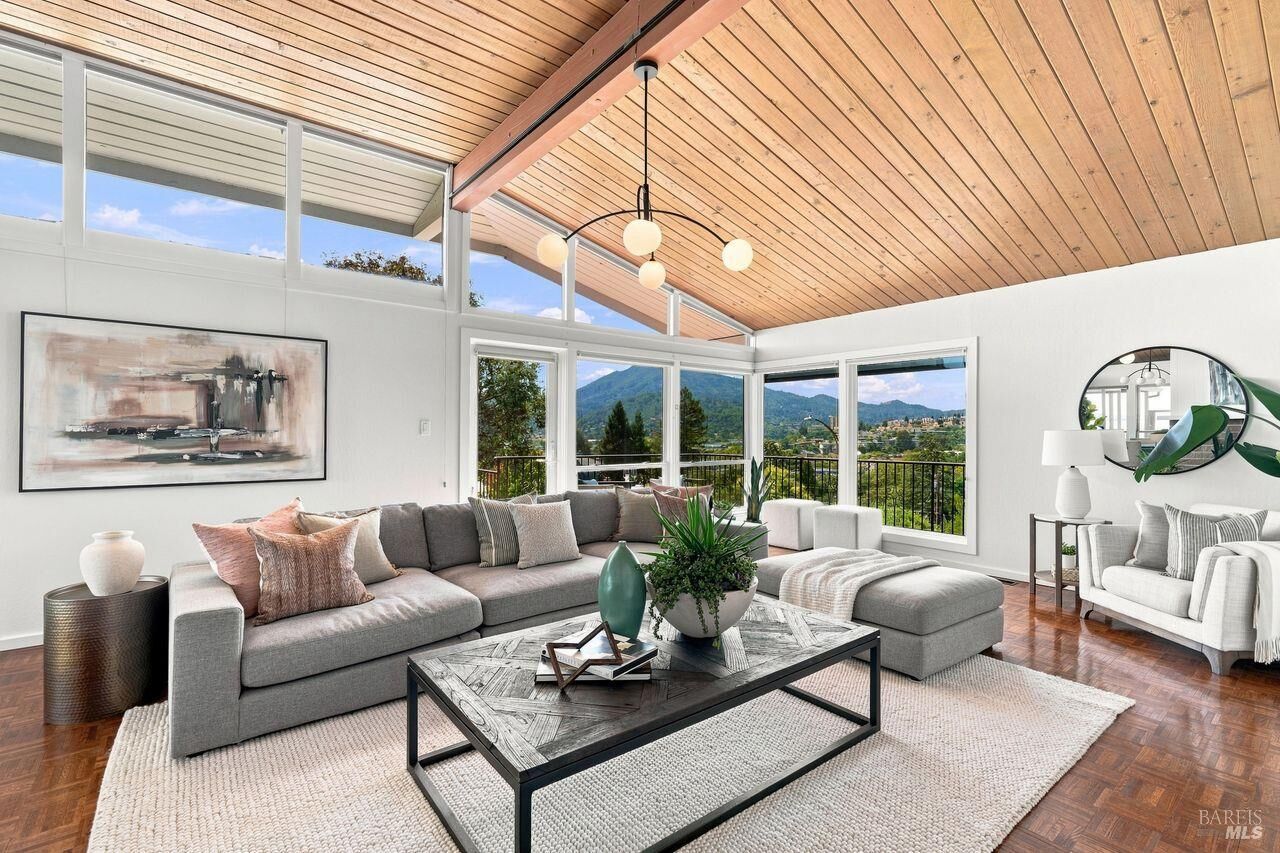 Property Photo: 64 Via La Cumbre CA 94904