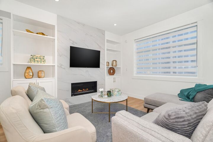 Property Photo: 9762 182A Street 13 BC V4N 6W5