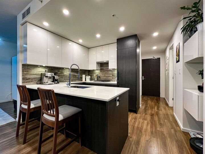 Property Photo: 1888 Gilmore Avenue 3X01 BC V5C 0L2