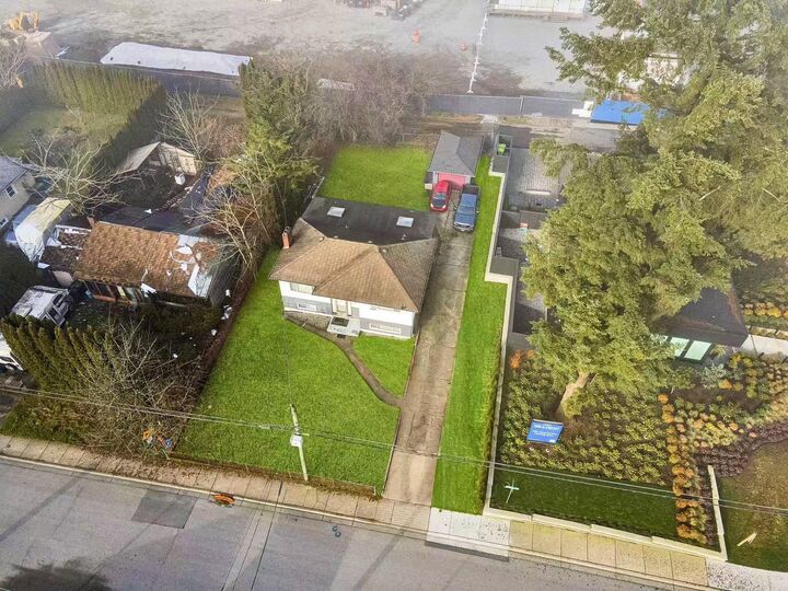 Property Photo: 607 Alderson Avenue BC V3K 1T4