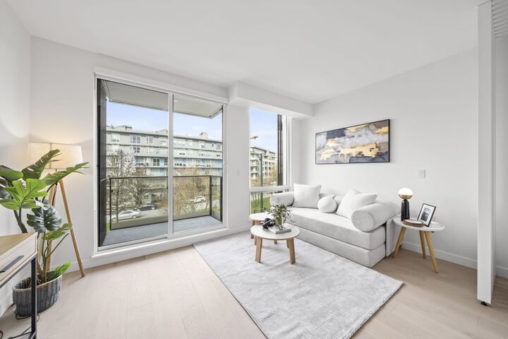 5212 Cambie Street 307 — photo 1