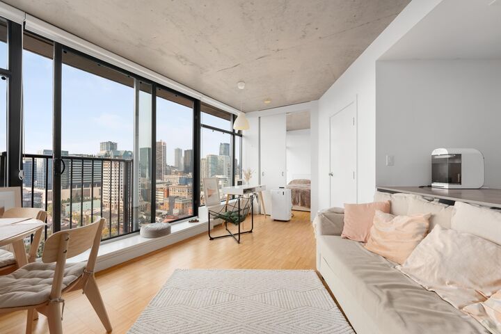Property Photo: 128 W Cordova Street 2908 BC V6B 0E6