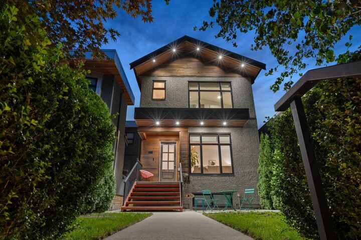285 E 19th Avenue — photo 1