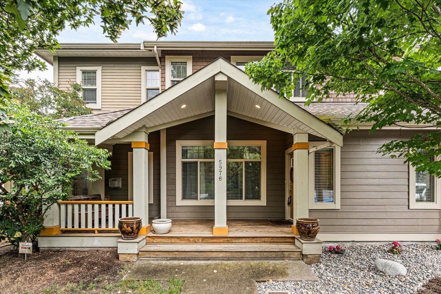 Photo de la propriété: 5976 Matsqui Street BC V2R 0G6