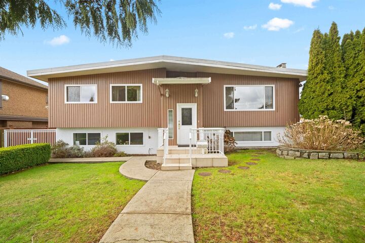 6565 Sumas Drive — photo 1