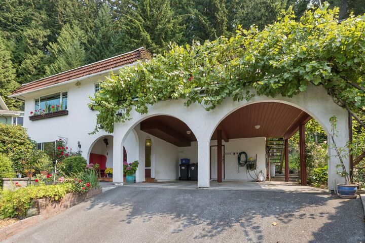 Property Photo: 704 Maurelle Court BC V7R 2M1