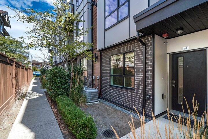Property Photo:  19790 55A Avenue 14  BC V3A 0K6 