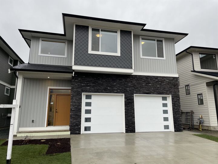 1871 Agassiz Avenue 3 — photo 1