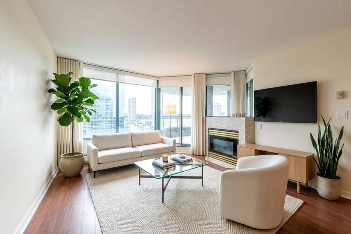 13383 108 Avenue 1608 — photo 1
