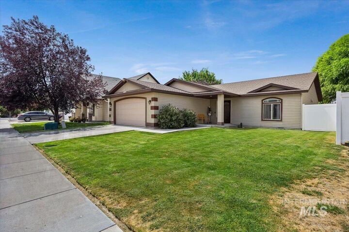 Property Photo: 615 Garnet St. ID 83301