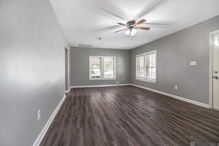 Property Photo:  226 Pin Oak  LA 70726 