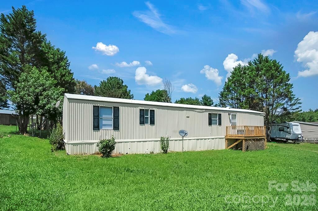 Property Photo:  6584 Deerwood Trail  NC 28168 