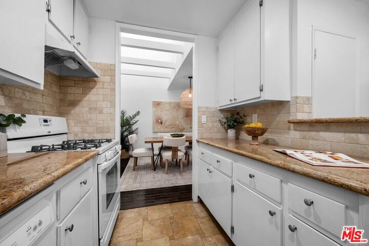 Property Photo: 1425 Stanford St, Unit 5 CA 90404