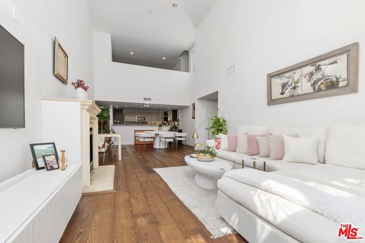 Property Photo: 1319 N Detroit St, Unit Ph1 CA 90046
