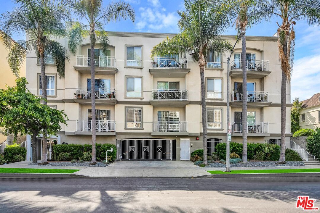 Property Photo: 117 S Clark Dr, Unit 305 CA 90048