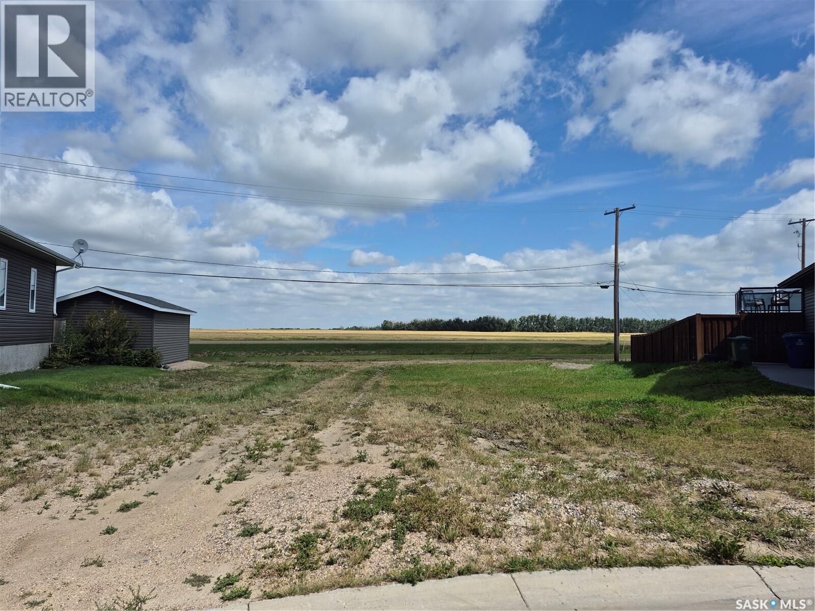 Property Photo:  122 Hedley Terrace  SK S0K 1E0 