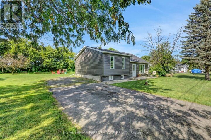 Property Photo: 11 Alyssa Crescent ON K0A 2R0