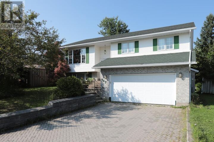Property Photo:  987 Lake St  ON P6B 6C9 