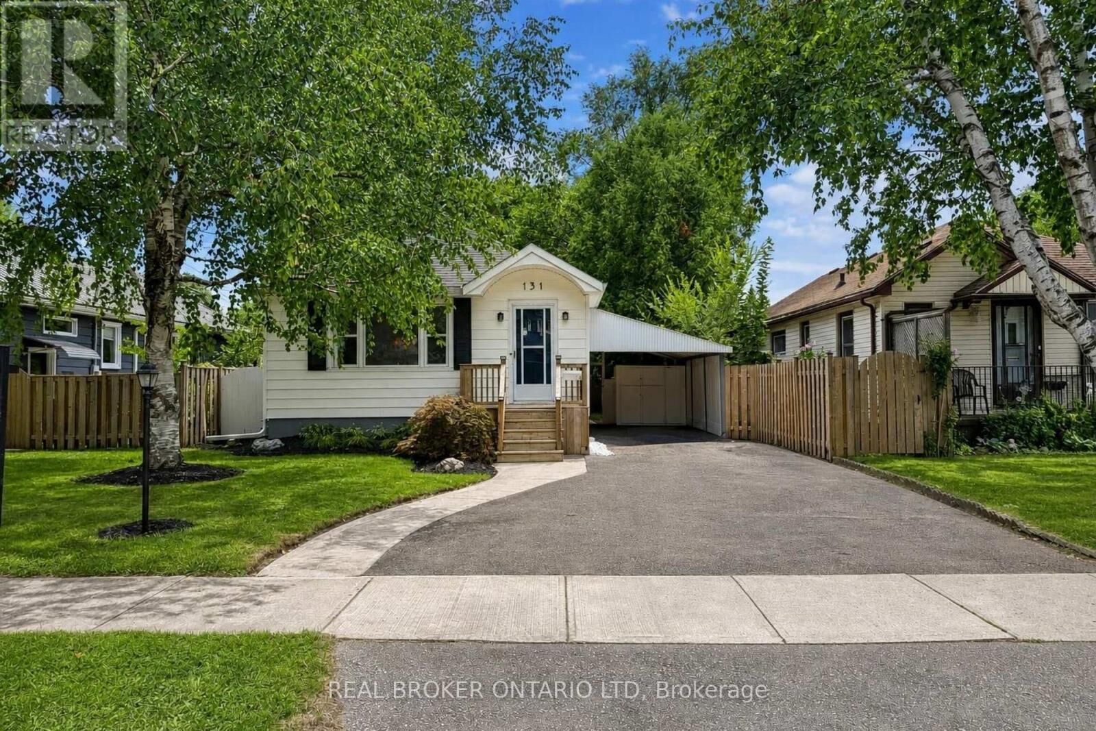 Property Photo:  131 Bond Street  ON N6C 1W6 