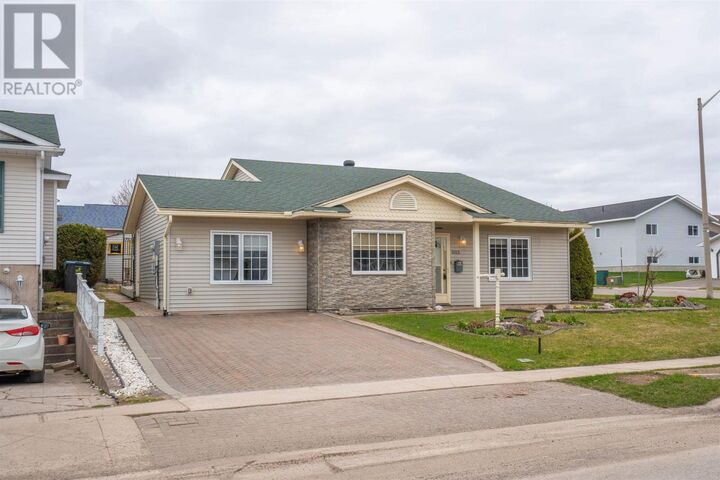 Property Photo:  1015 Lake St  ON P6B 6B5 