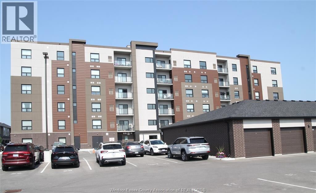 Property Photo:  728 Brownstone Drive 202  ON N9K 0C4 