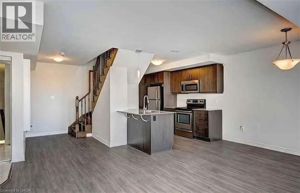 Property Photo:  20 Daylily Lane  ON N2R 1P6 