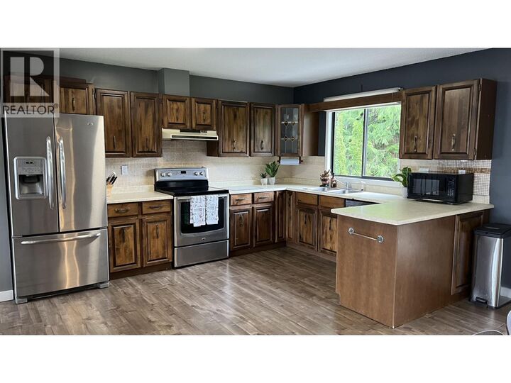 Property Photo: 116 Raven Place BC V8J 4E5