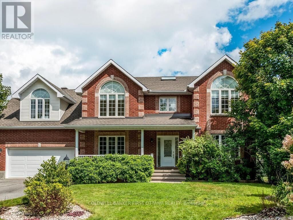 Property Photo:  5 Hearn Crescent  ON K2S 1R7 