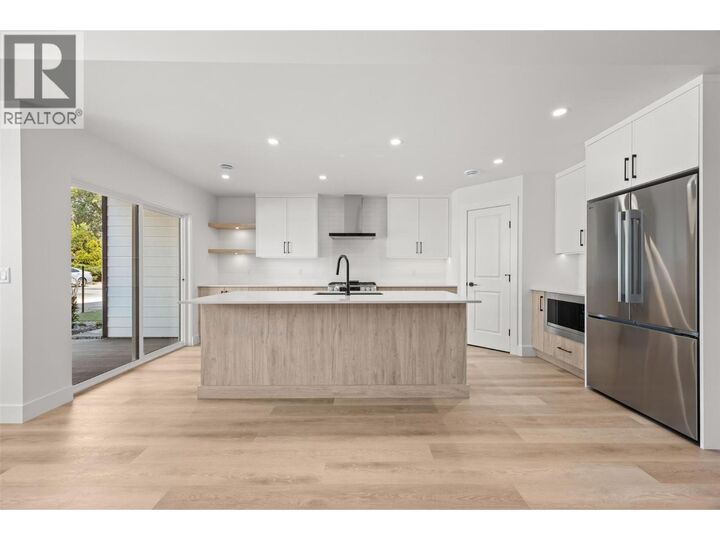 Property Photo: 773 Kinnear Avenue 1 BC V1Y 5B2