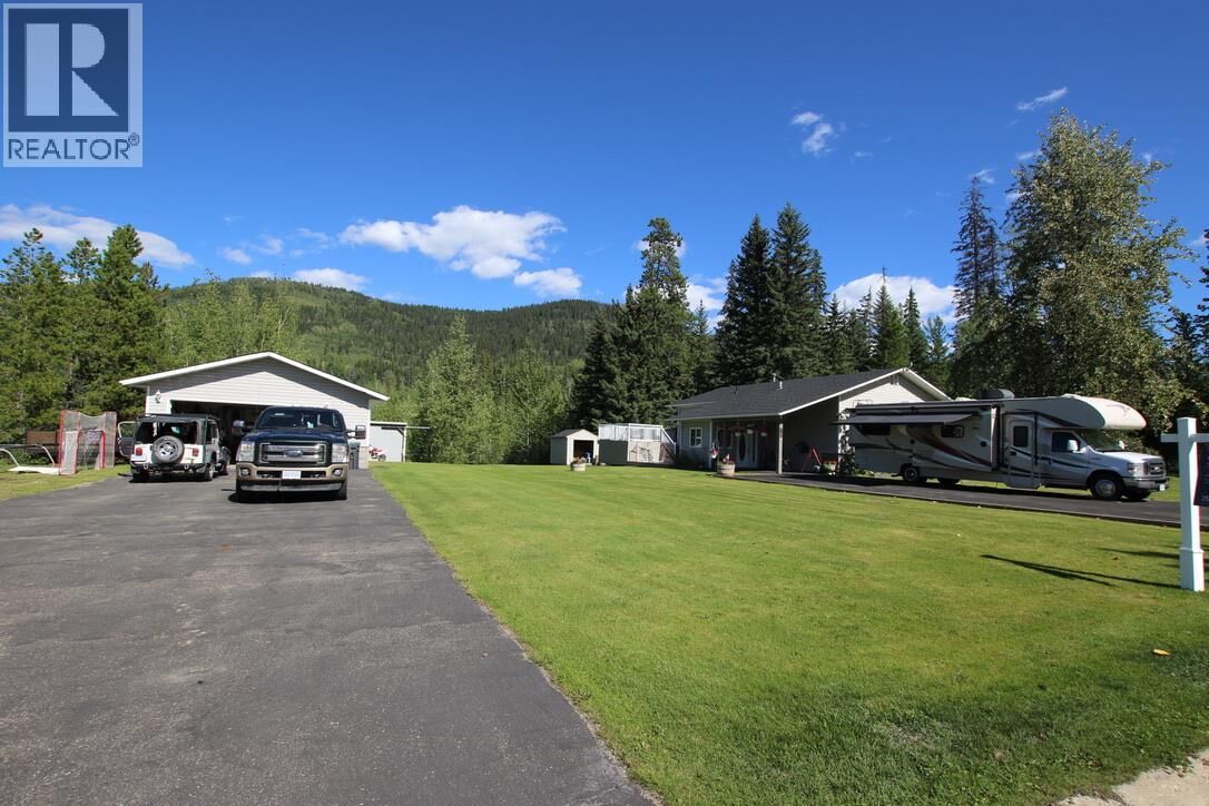 Property Photo: 40/48 Kinuseo Place BC V0C 2W0