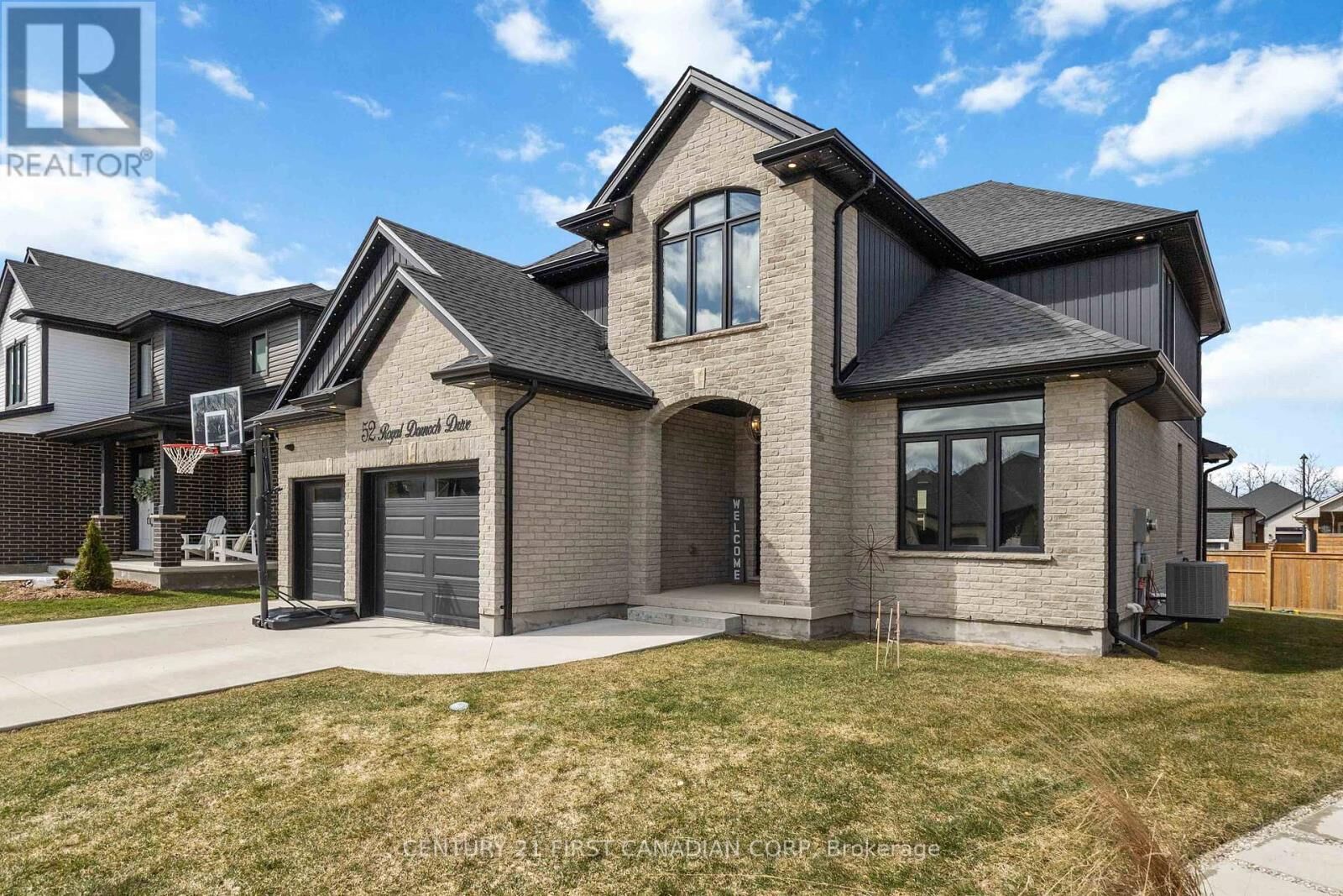 Property Photo:  52 Royal Dornoch Drive  ON N5R 0K3 