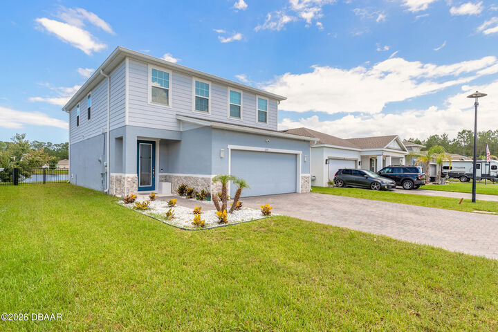 Property Photo: 210 Eagle Harbor Way FL 32124