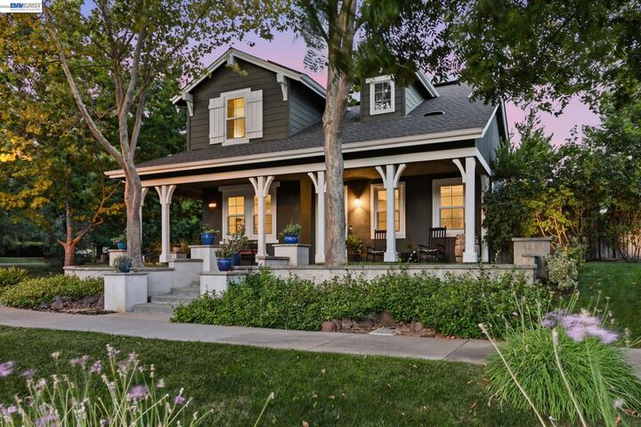 Property Photo:  2491 Decker Ln  CA 94550 