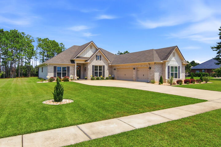 Property Photo:  190 Tournament Lane  FL 32439 