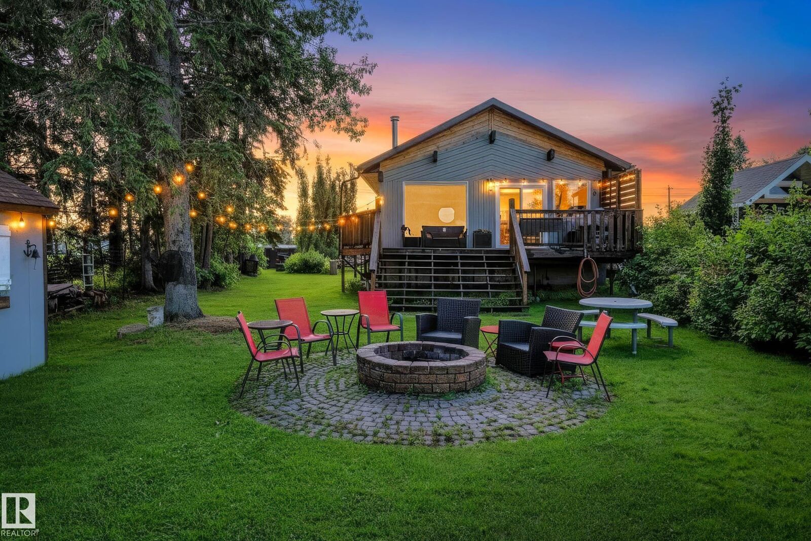 Property Photo:  624 Lakeshore Dr Drive  AB T0C 0T0 