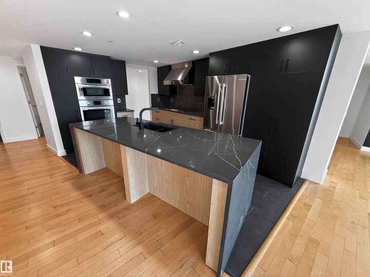 Property Photo: 10028 119 Street NW 803 AB T5K 1Y8