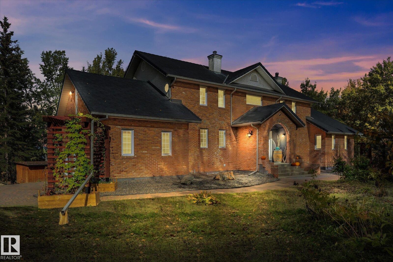 Property Photo: 53221 Rge Road 263 AB T7X 3G2