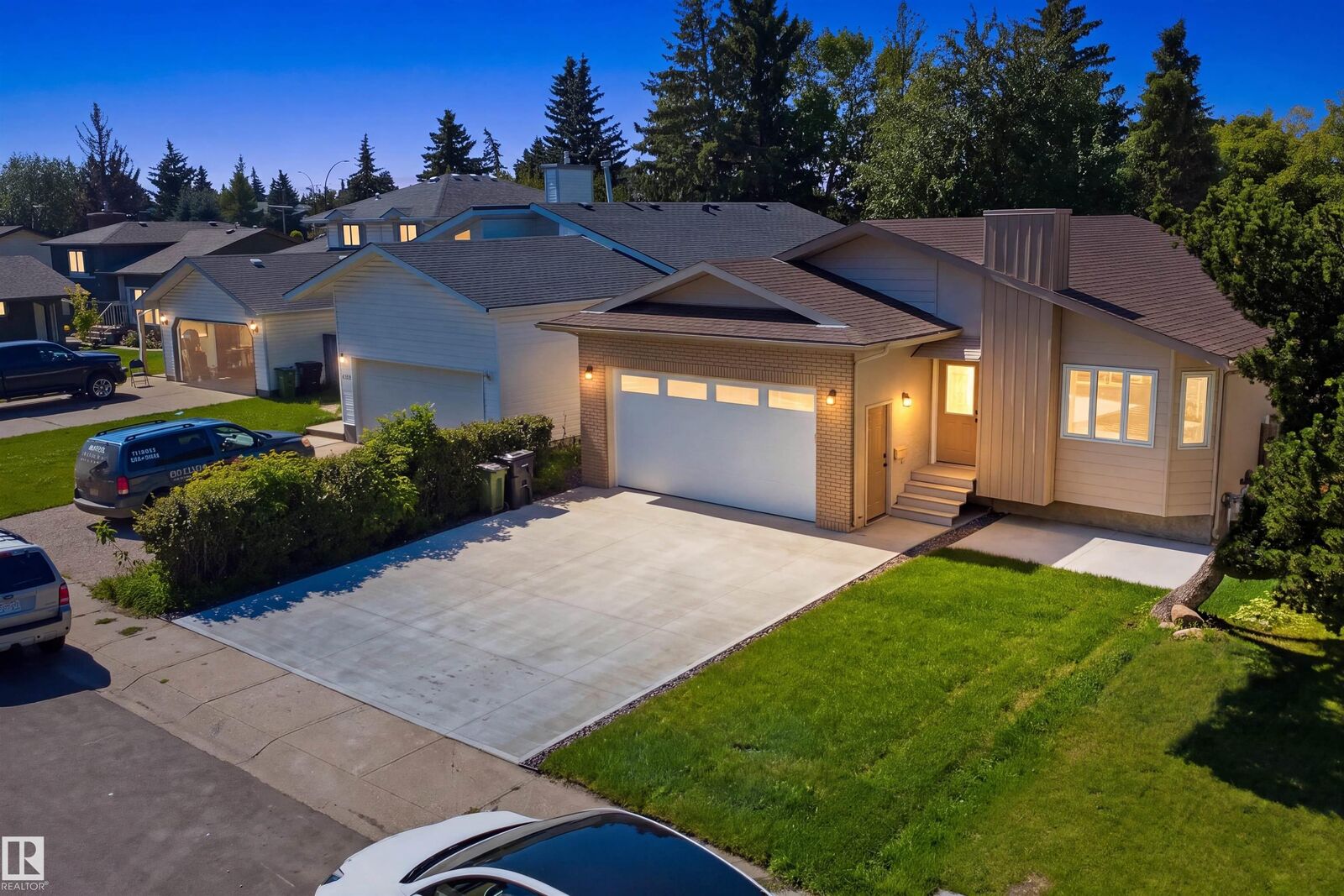 Property Photo:  1720 49 A Street NW  AB T6L 3K6 