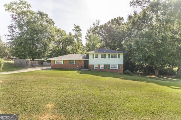 Property Photo: 4404 Fairfax Drive GA 31206