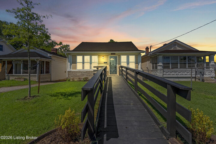 Property Photo: 3514 Woodruff Ave KY 40215