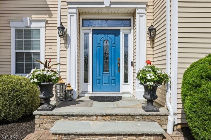 Property Photo:  176 Fox Hill Ct  NJ 07849 