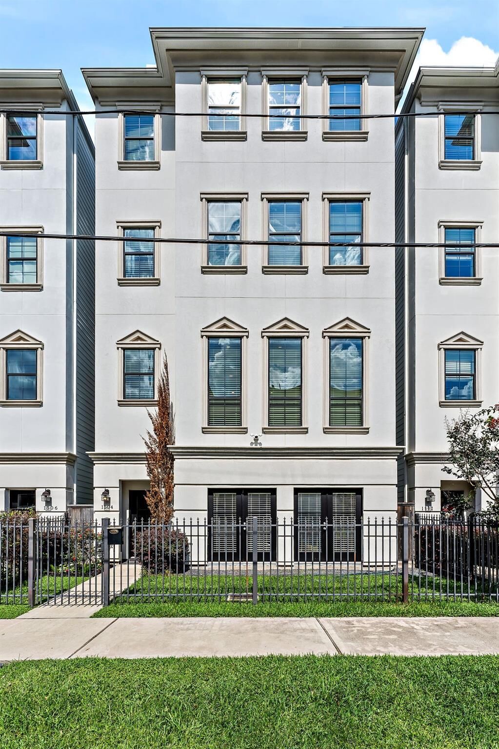 Property Photo:  1504 Knox Street  TX 77007 