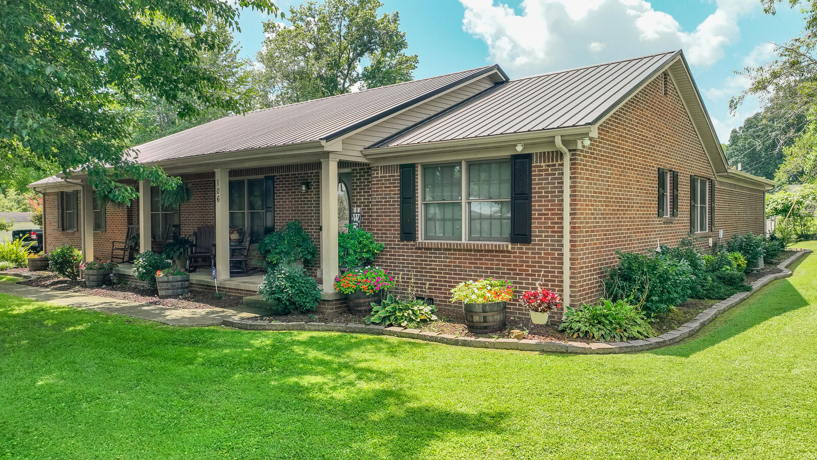 Property Photo:  106 Baker Street  KY 40403 