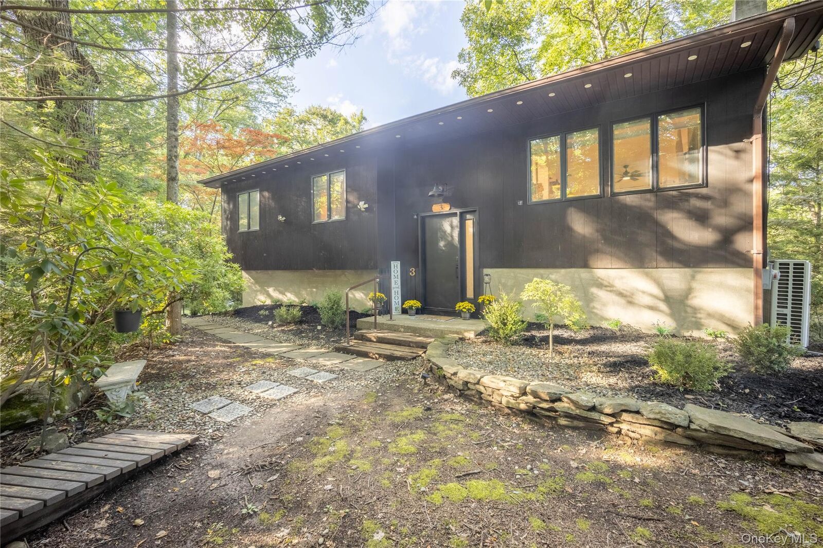 Property Photo:  3 Lauretta Drive  NY 12528 