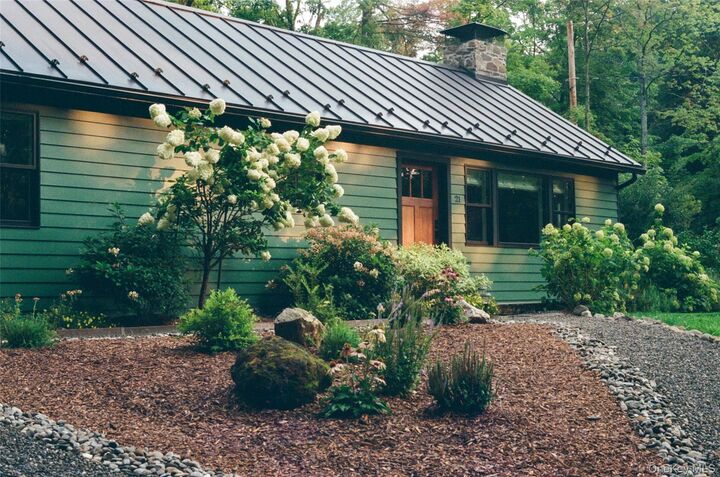 Property Photo:  21 Vandermark Road  NY 12498 